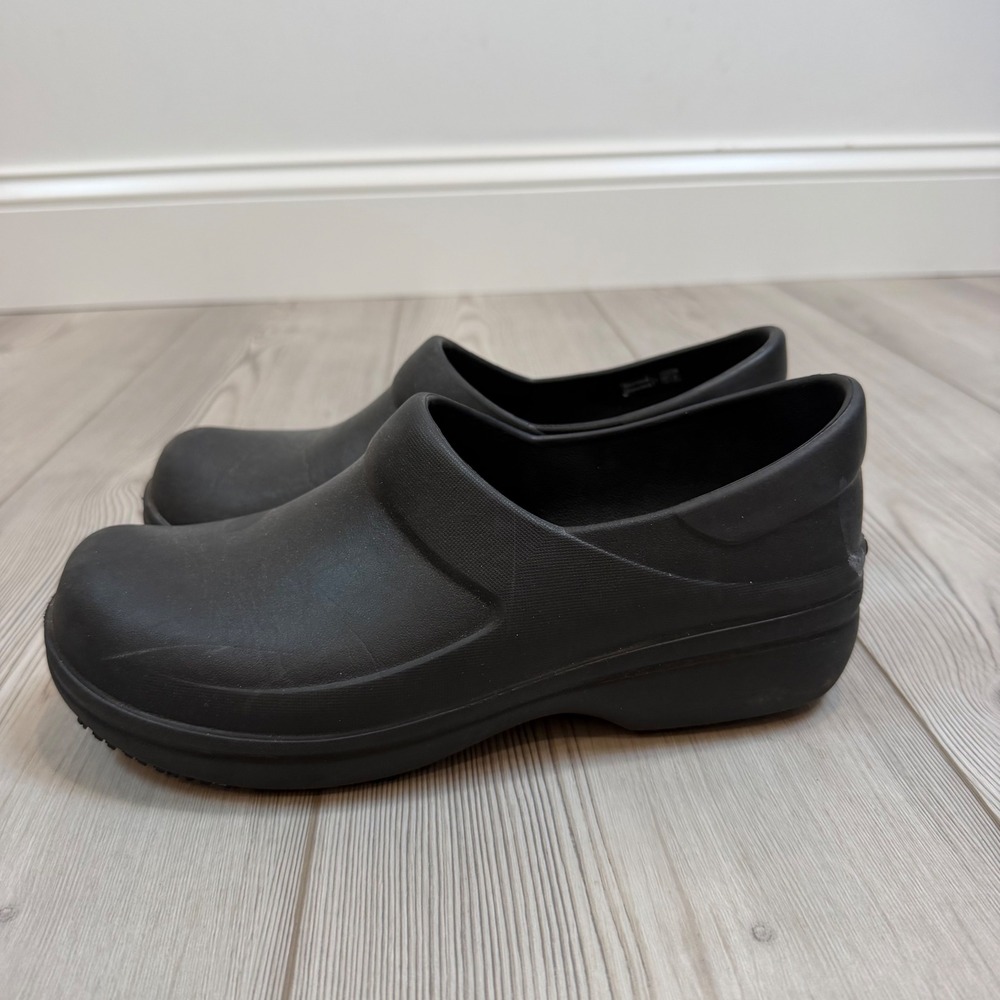 Crocs Neria Pro II Work Clogs Black Slip Resistant Professional Shoes Womens 8